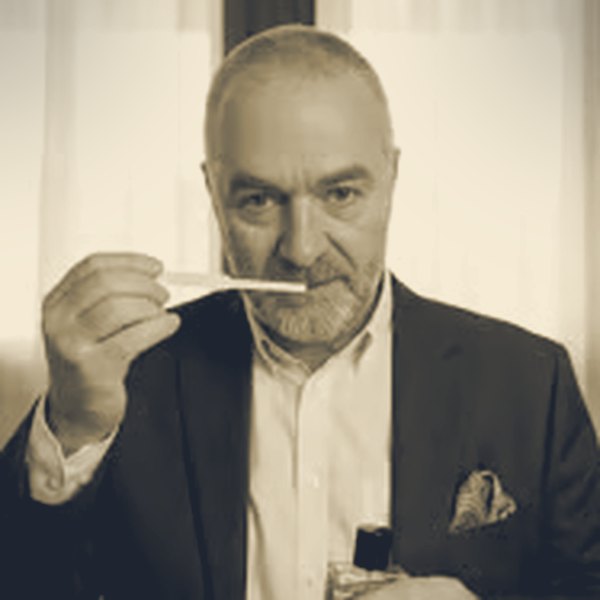 Mike Parrott — парфумер